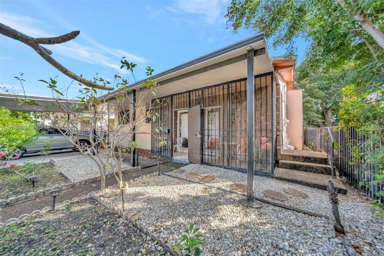 244 NW 43rd St, Miami, FL 33127 Photo