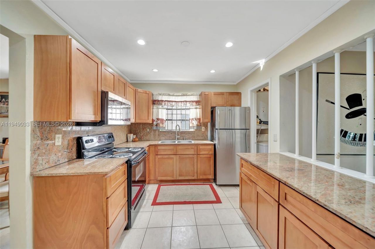 244 NW 43rd St, Miami, FL 33127 Photo