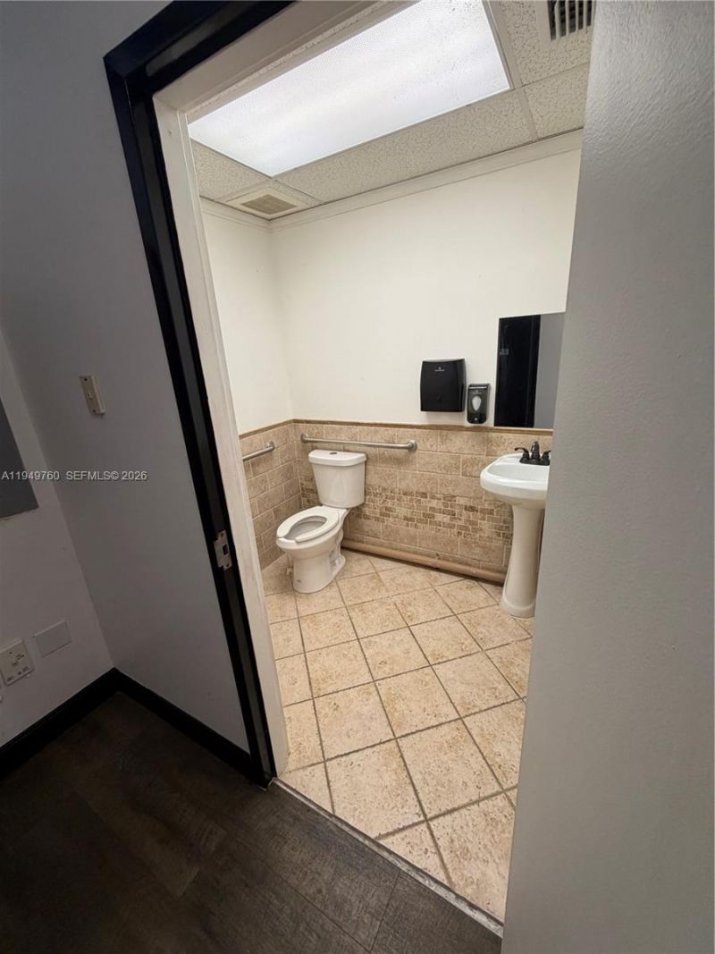 4570 Lyons Rd , Unit 105, Coconut Creek, FL 33073 Photo