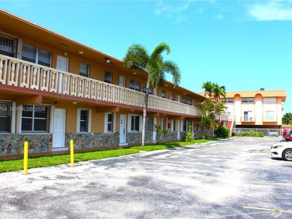 1154 W 35th St , Unit 221, Hialeah, FL 33012