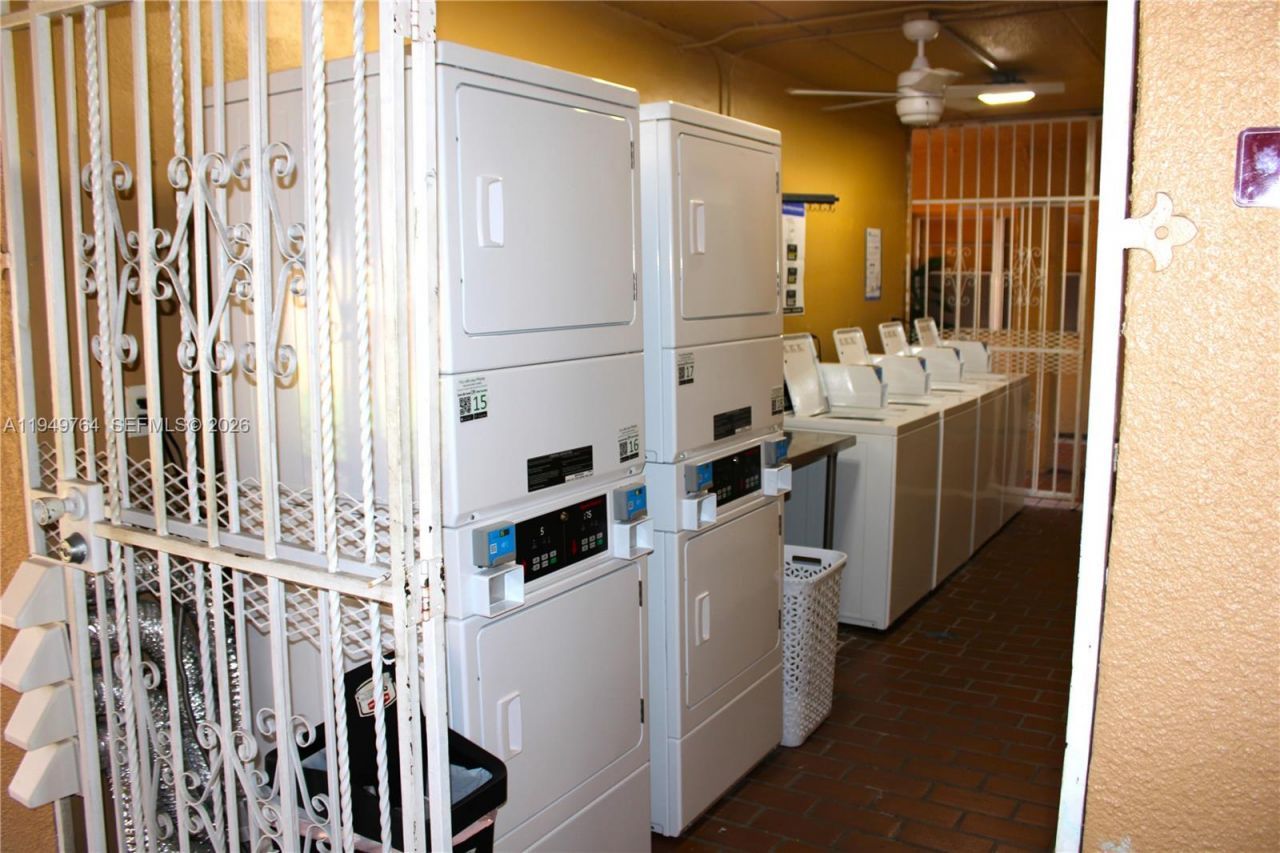 1154 W 35th St , Unit 221, Hialeah, FL 33012 Photo