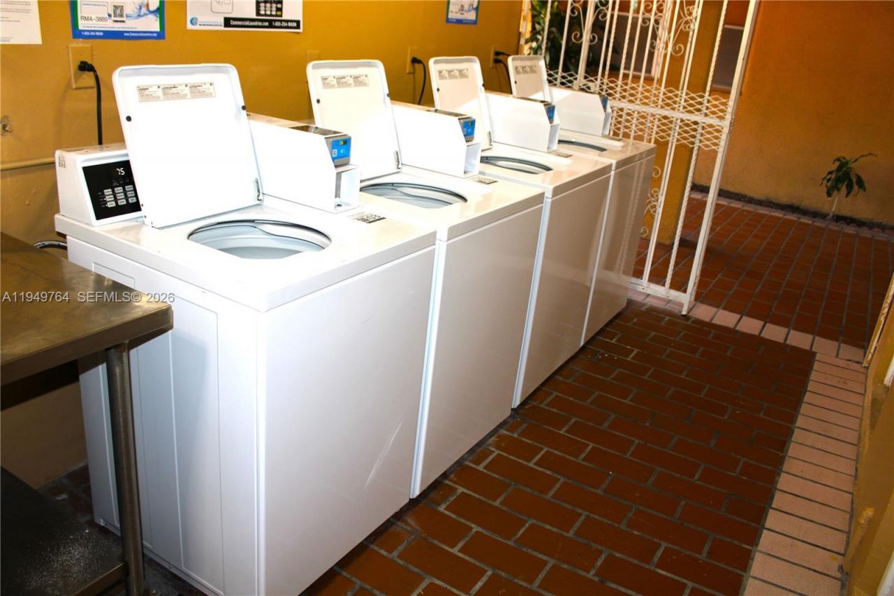 1154 W 35th St , Unit 221, Hialeah, FL 33012 Photo