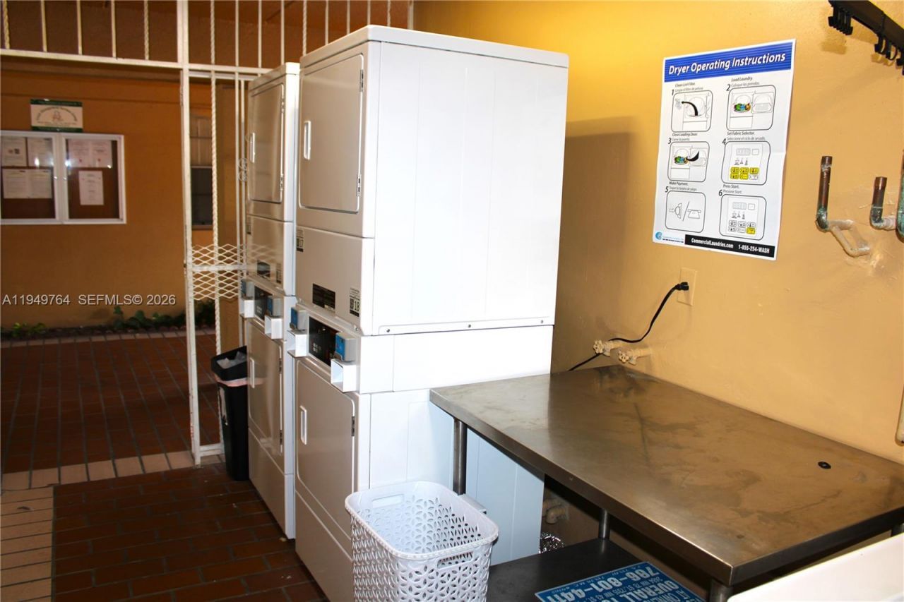 1154 W 35th St , Unit 221, Hialeah, FL 33012 Photo