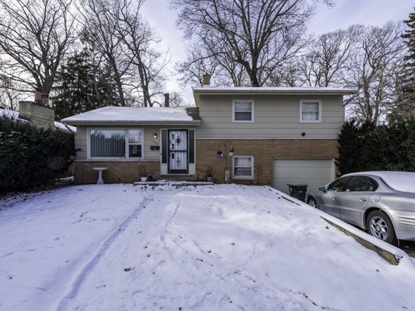 732 Whitney Avenue, Winthrop Harbor, IL 60096