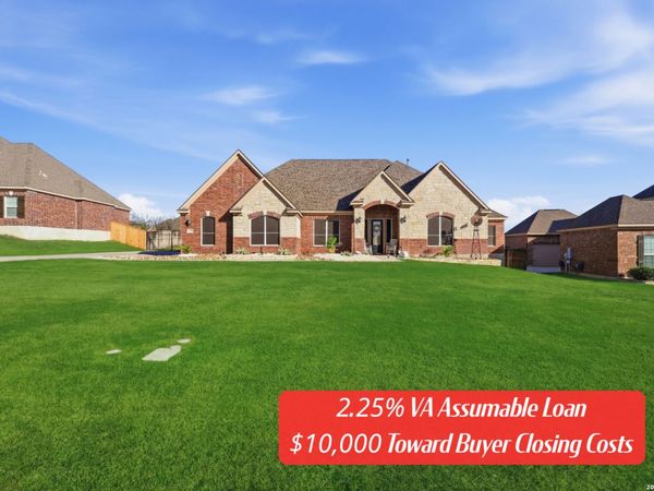 239 Sittre Dr, Castroville, TX 78009