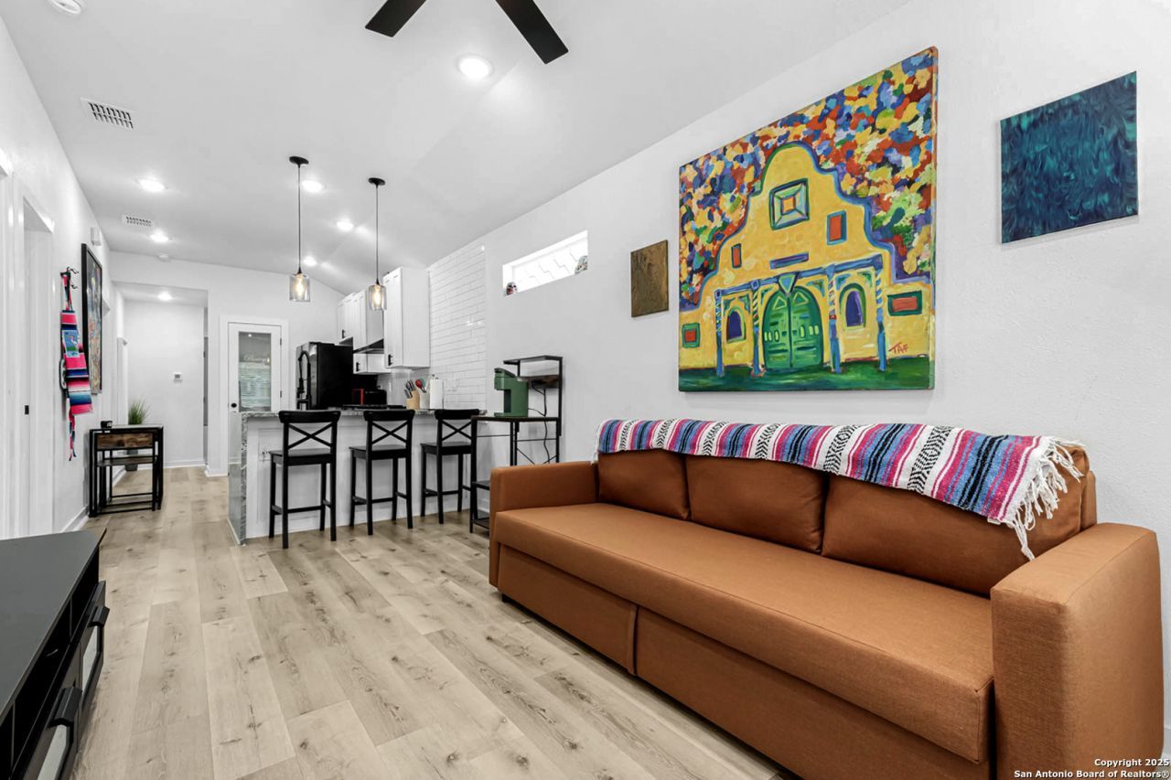 329 Saint Francis, San Antonio, TX 78204 Main Photo