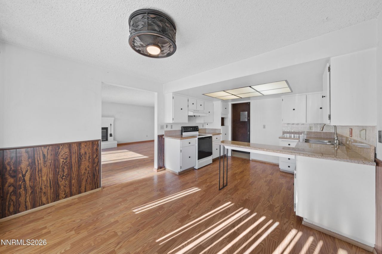 240 E Gault Way, Sparks, NV 89431 Photo