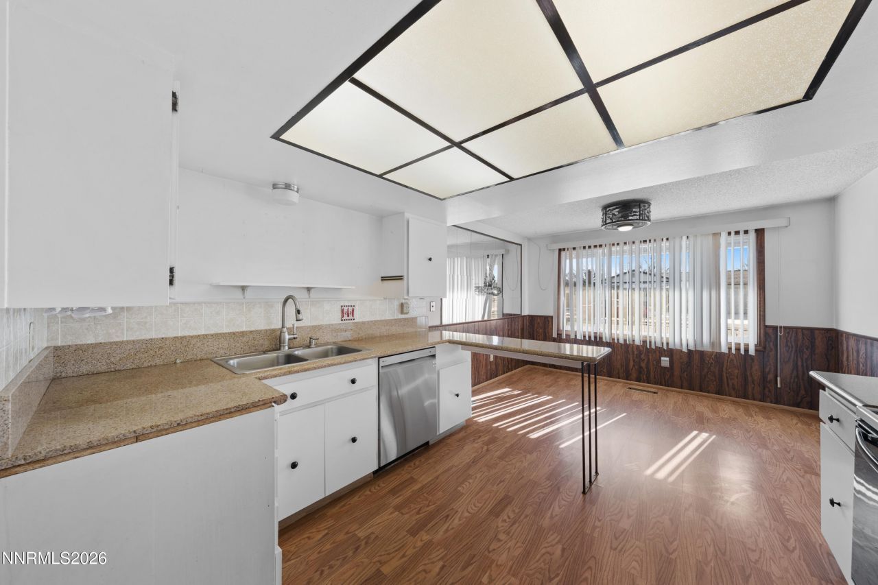 240 E Gault Way, Sparks, NV 89431 Photo