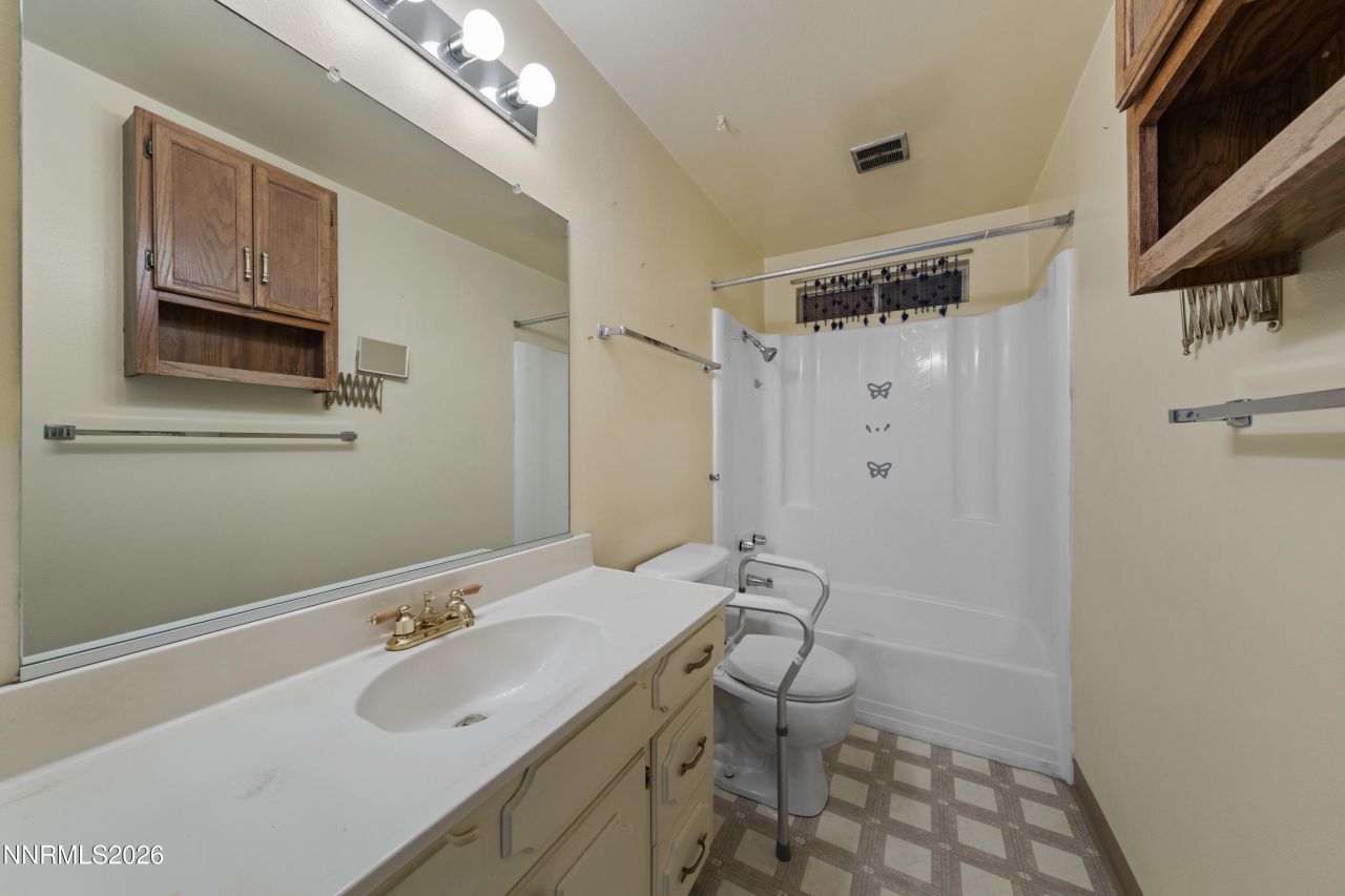 240 E Gault Way, Sparks, NV 89431 Photo