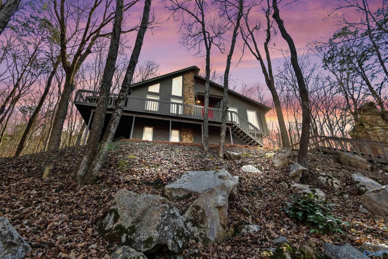 8015 Tea Garden Road Se, Huntsville, AL 35802 Main Photo