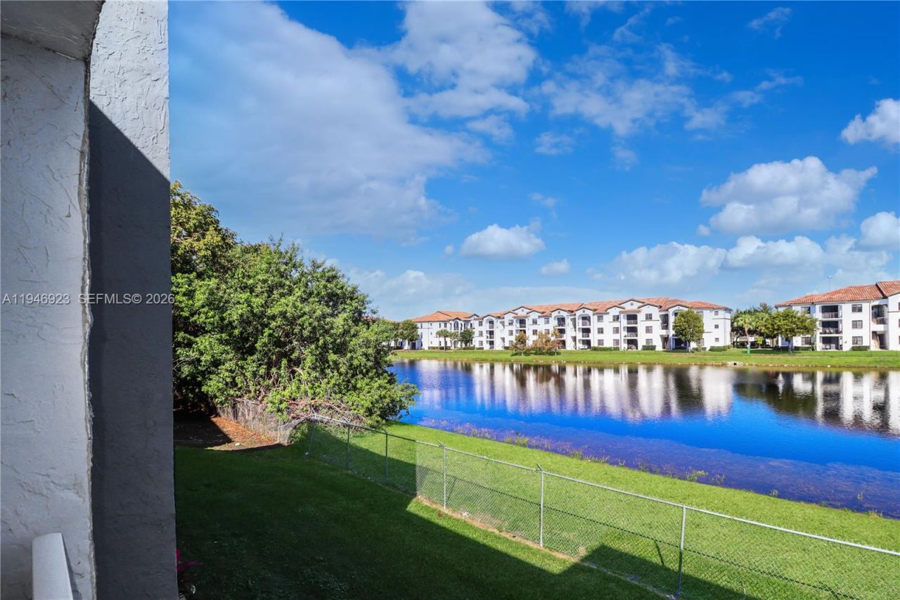 9373 Fontainebleau Blvd, Unit K234, Miami, FL 33172 Photo