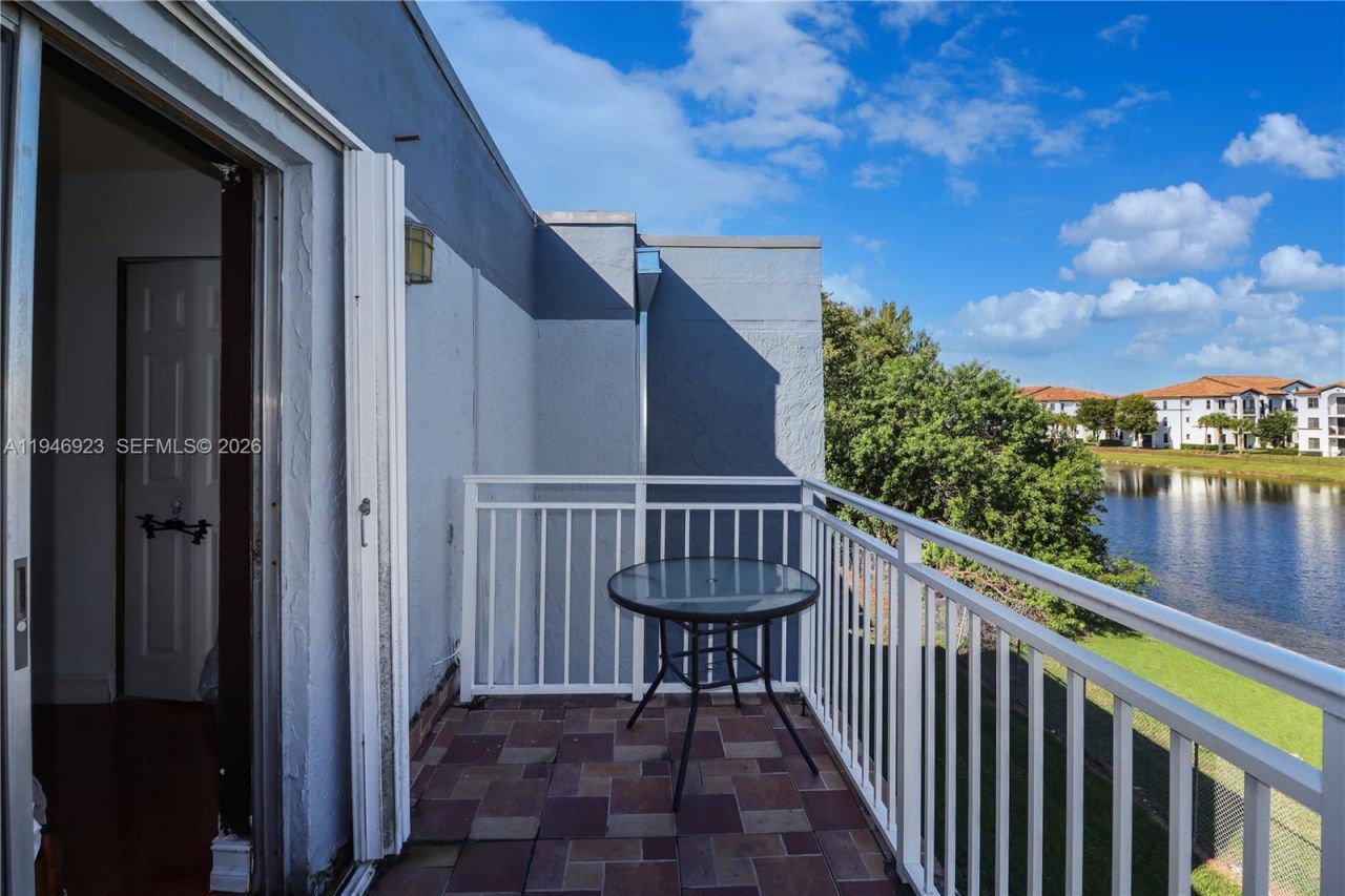 9373 Fontainebleau Blvd, Unit K234, Miami, FL 33172 Photo