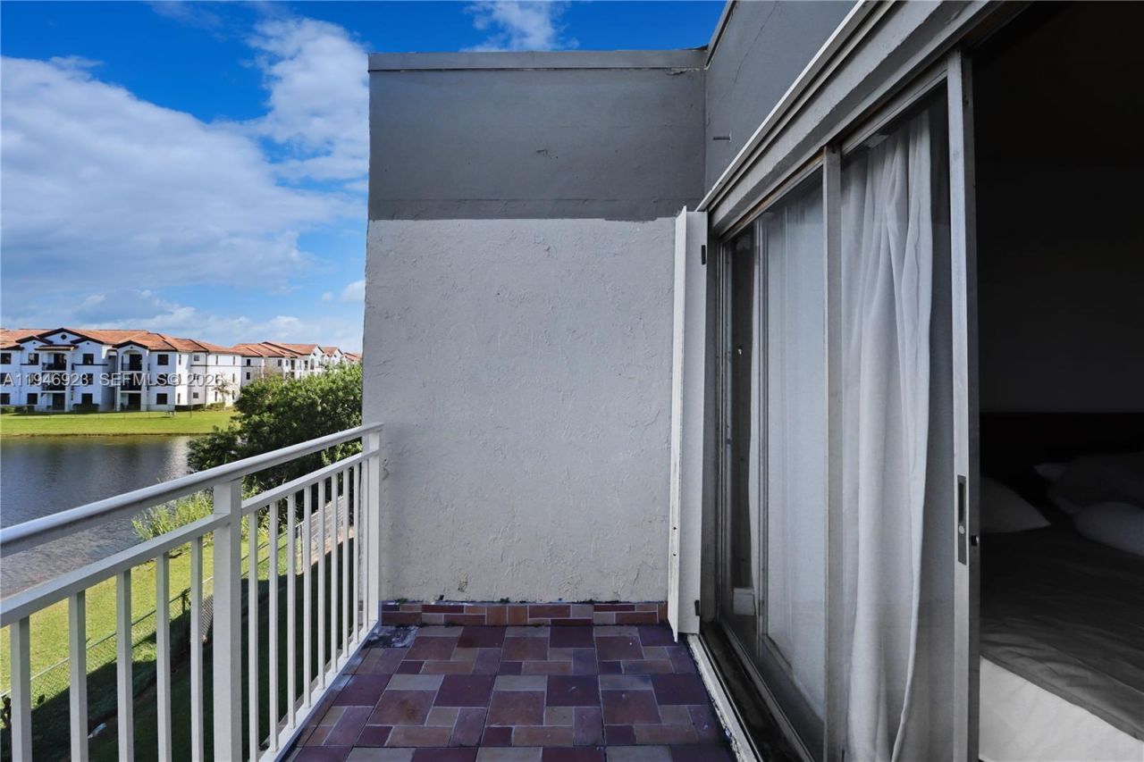 9373 Fontainebleau Blvd, Unit K234, Miami, FL 33172 Photo