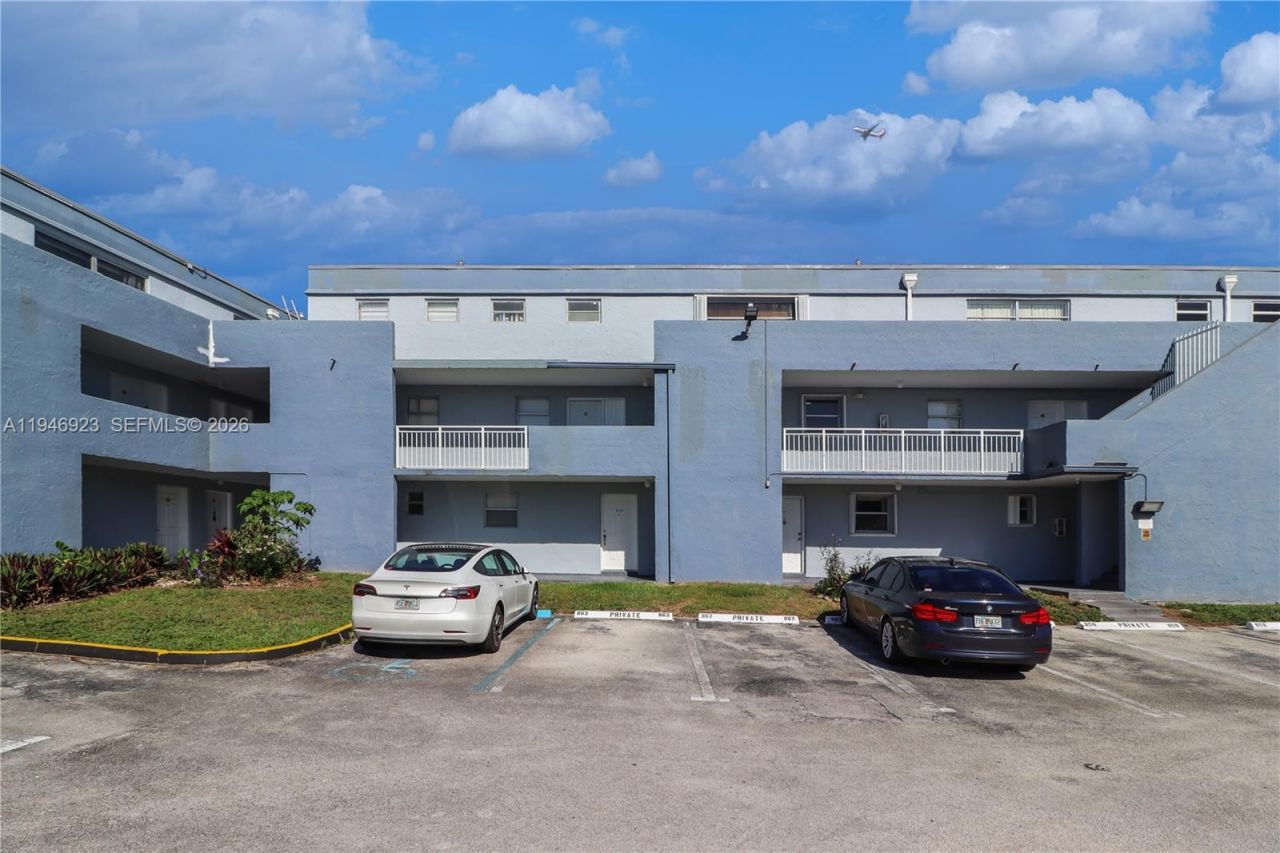 9373 Fontainebleau Blvd, Unit K234, Miami, FL 33172 Photo
