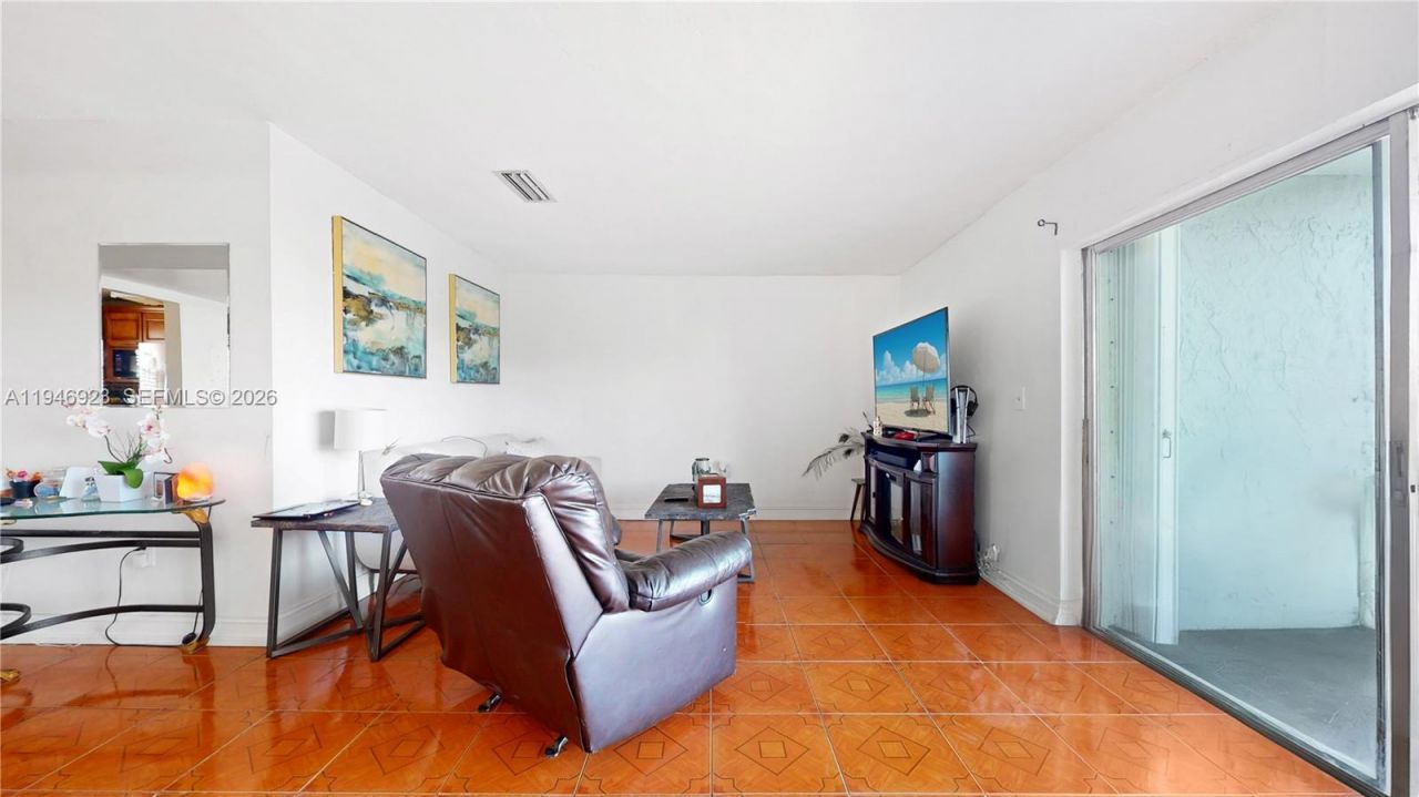 9373 Fontainebleau Blvd, Unit K234, Miami, FL 33172 Photo
