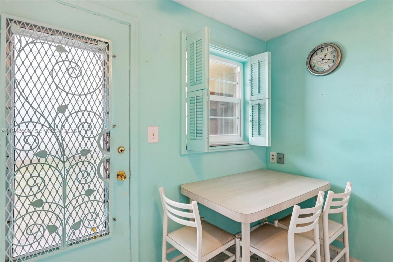 319 NE 14th Ave, Unit 501, Hallandale Beach, FL 33009 Photo