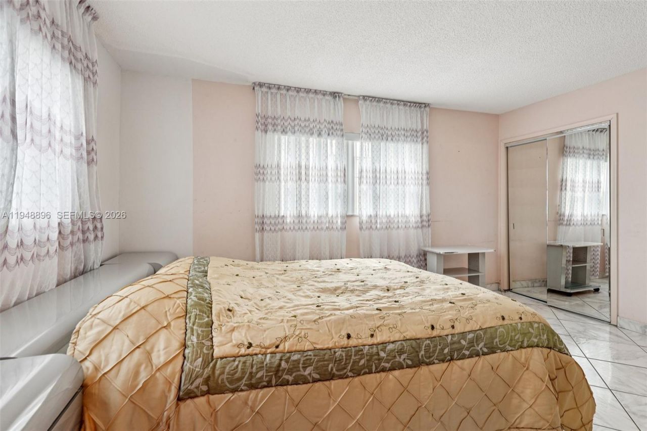 319 NE 14th Ave, Unit 501, Hallandale Beach, FL 33009 Photo