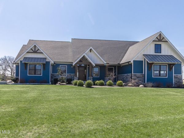 3302 Chapel Creek Drive, Perrysburg, OH 43551