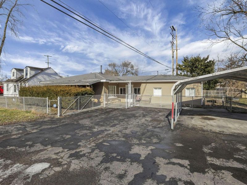 818 Lawndale Avenue, Columbus, OH 43207 Photo 1