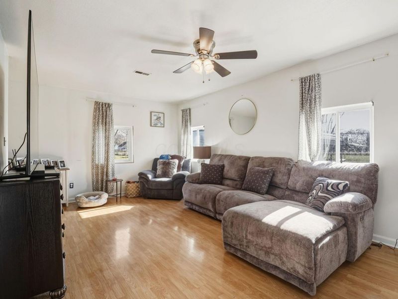 818 Lawndale Avenue, Columbus, OH 43207 Photo 11