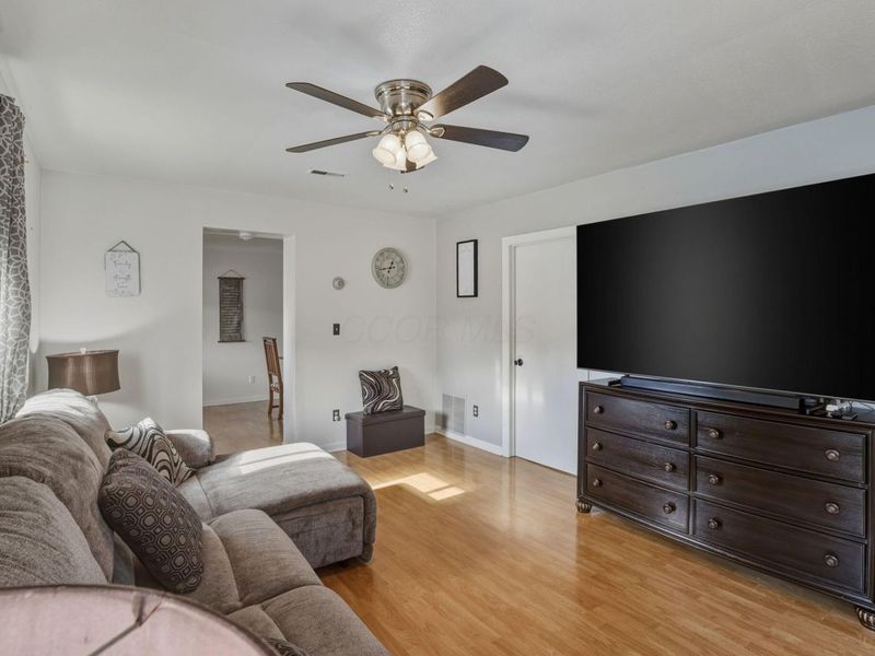 818 Lawndale Avenue, Columbus, OH 43207 Photo 13