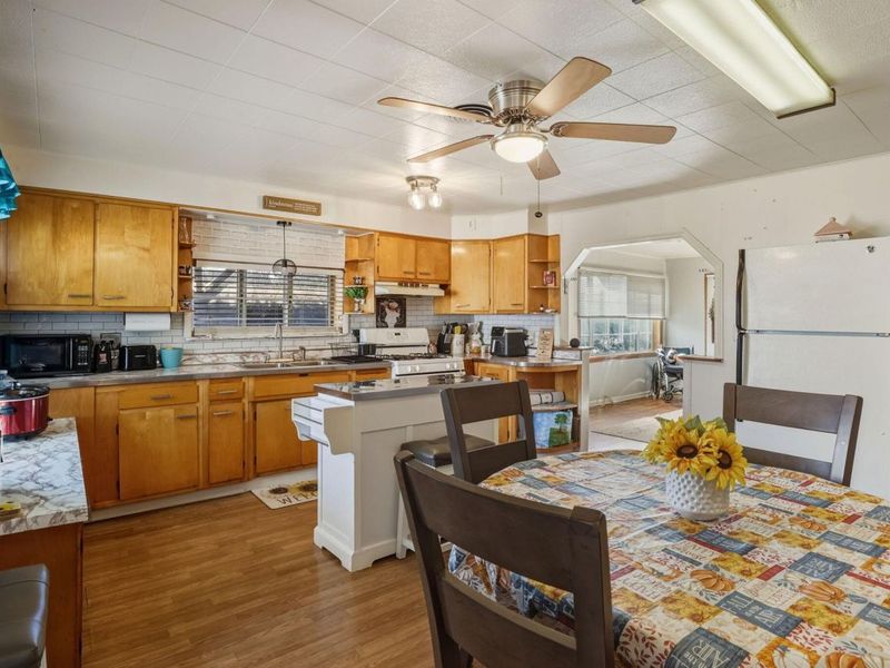 818 Lawndale Avenue, Columbus, OH 43207 Photo 16