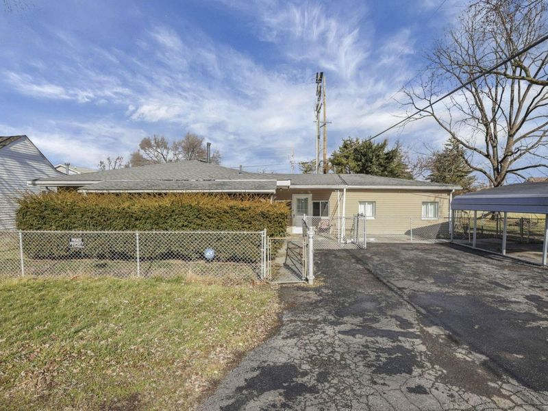 818 Lawndale Avenue, Columbus, OH 43207 Photo 2