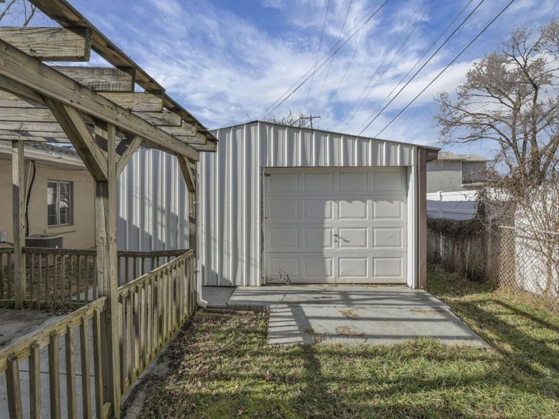 818 Lawndale Avenue, Columbus, OH 43207 Photo 36