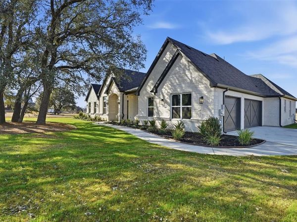 104 Trace Drive, Weatherford, TX 76087