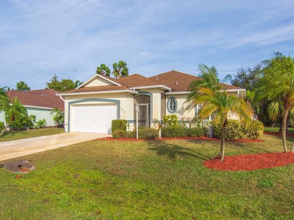 4810 48th Avenue, Vero Beach, FL 32967