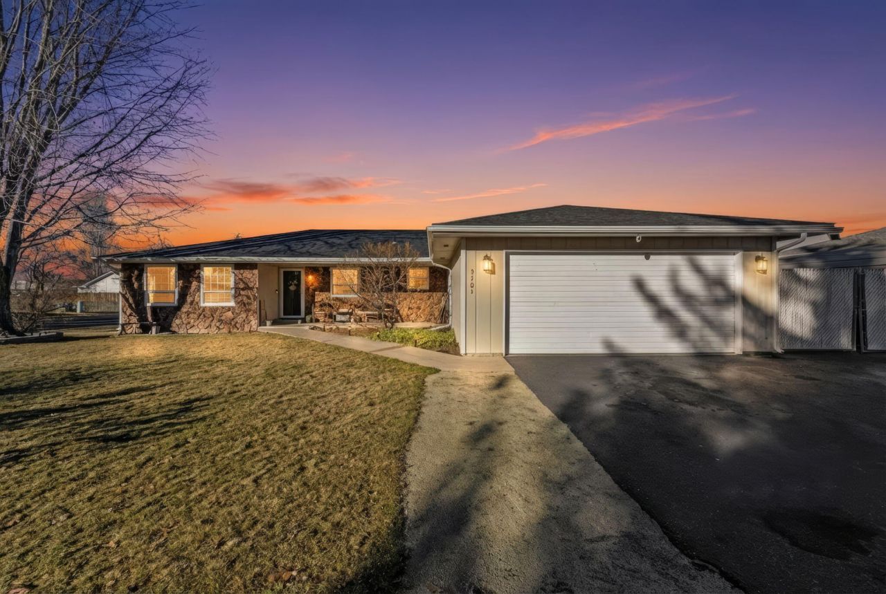 5101 Laurelwood Drive, Klamath Falls, OR 97603 Main Photo