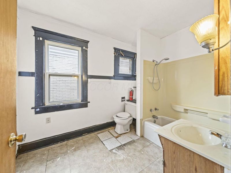 1225 E Livingston Avenue, Columbus, OH 43205 Photo 12