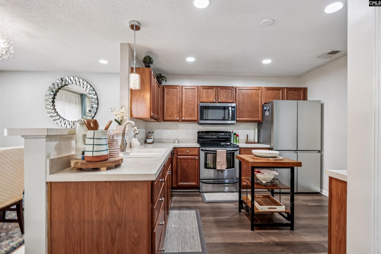 127 Hunters Mill Drive  Photo 6