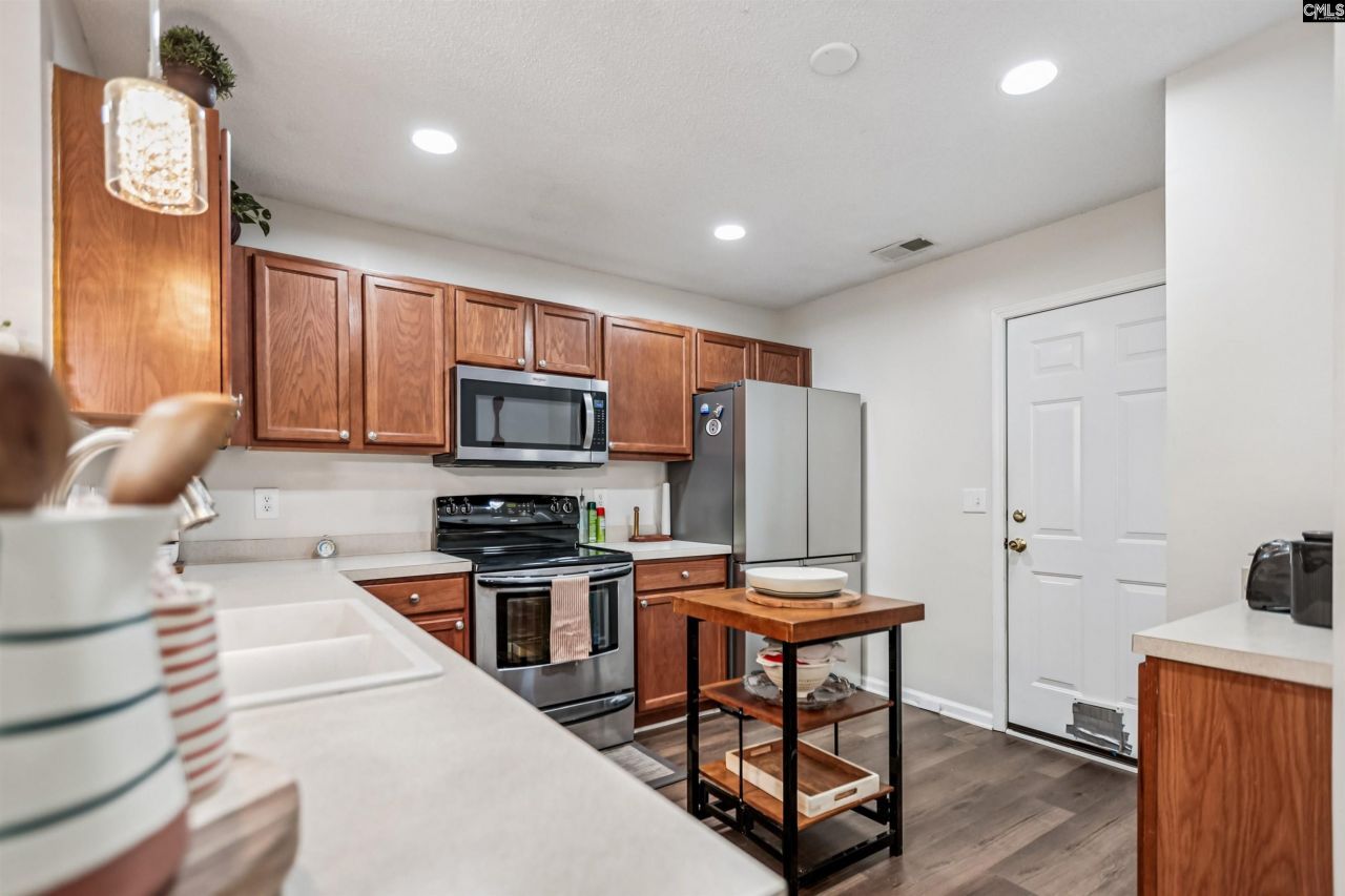 127 Hunters Mill Drive  Photo 7