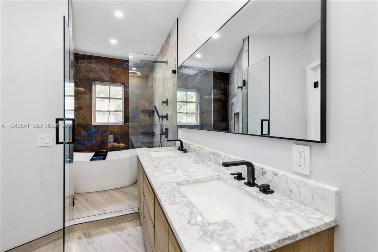 1900 Pizarro St, Coral Gables, FL 33134 Photo