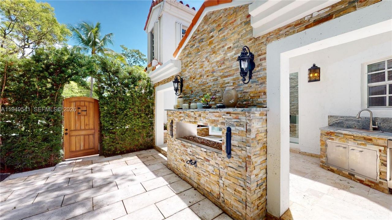 1900 Pizarro St, Coral Gables, FL 33134 Photo