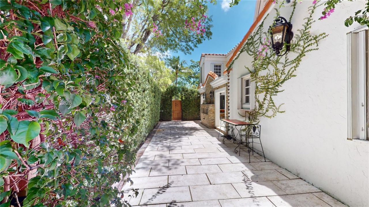 1900 Pizarro St, Coral Gables, FL 33134 Photo