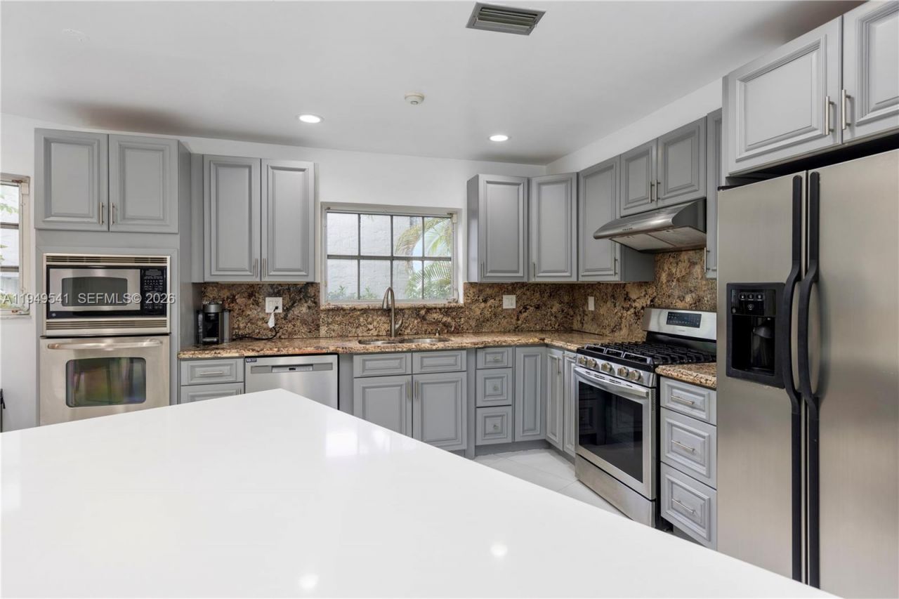 1900 Pizarro St, Coral Gables, FL 33134 Photo