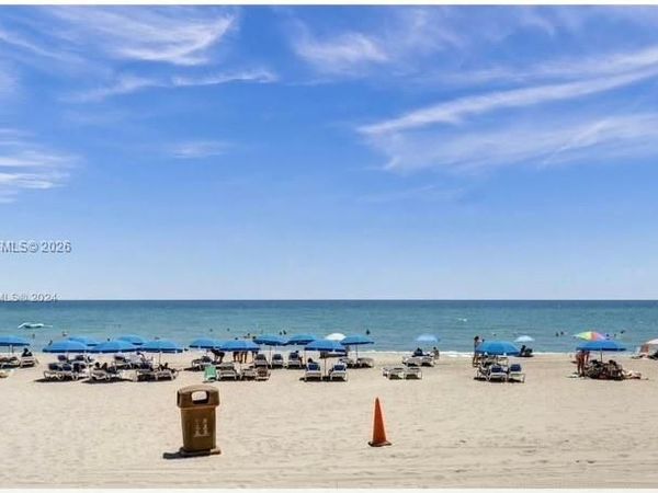 19201 Collins Ave , Unit 422, Sunny Isles Beach, FL 33160