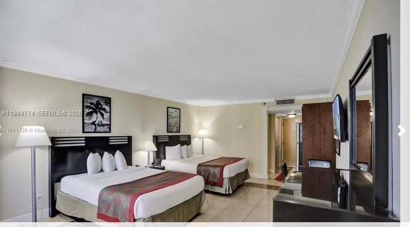 19201 Collins Ave , Unit 422, Sunny Isles Beach, FL 33160 Photo