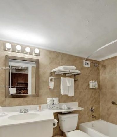 19201 Collins Ave , Unit 422, Sunny Isles Beach, FL 33160 Photo