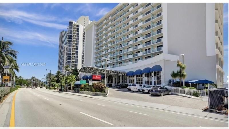 19201 Collins Ave , Unit 422, Sunny Isles Beach, FL 33160 Photo
