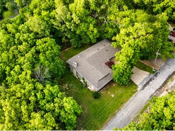 86 Cherokee Road, Cherokee Village, AR 72529