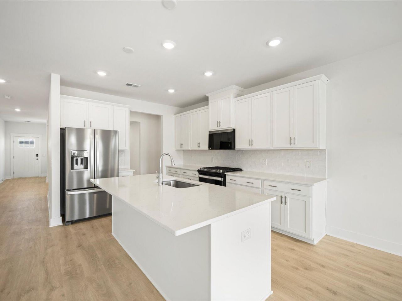 360 Calm Water Way Photo 5