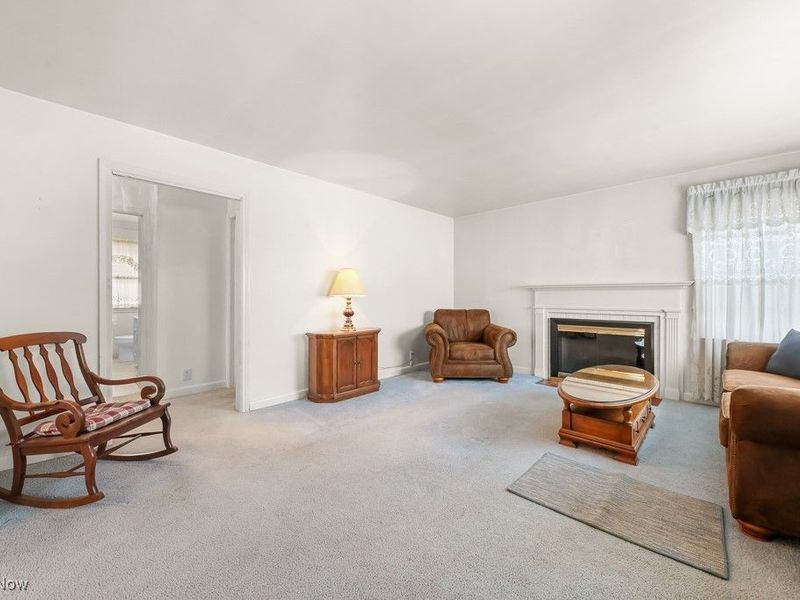 1016 Roseland Road, Alliance, OH 44601 Photo 12