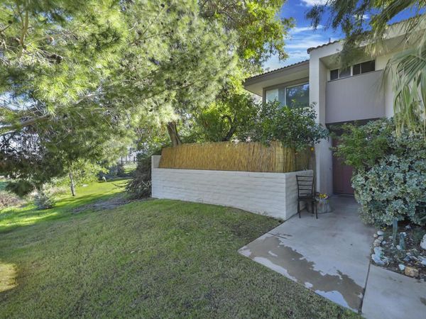 2504 N Whitewater Club Drive, Unit A, Palm Springs, CA 92262