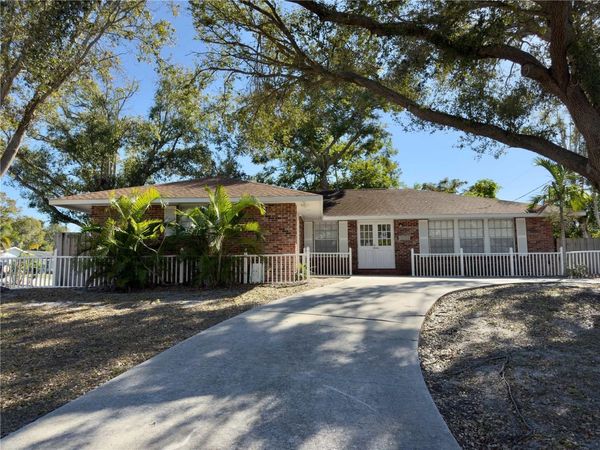 2608 CONSTITUTION BOULEVARD, SARASOTA, FL 34231