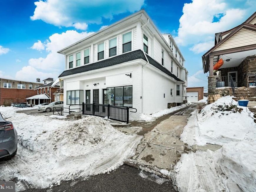 324 326 Darby Road, Unit 1R, Havertown, PA 19083 Main Photo