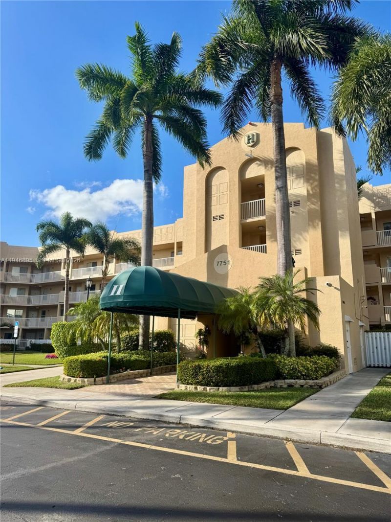 7751 Southampton Ter, Unit 310, Tamarac, FL 33321 Photo
