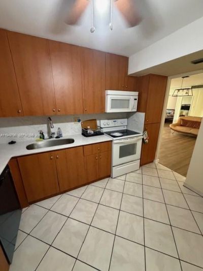 1833 S Ocean Dr, Unit 607, Hallandale Beach, FL 33009 Photo